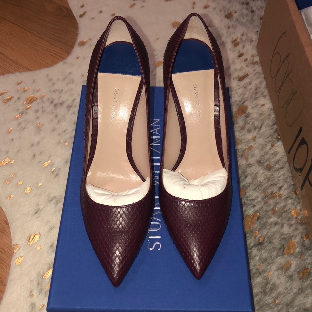 Stuart Weitzman Ingrid Cabernet Python Pumps sz 8